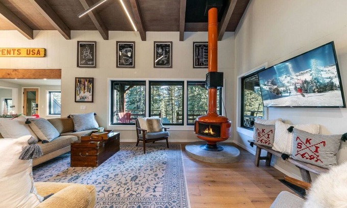 Olympic Valley Cabin | Cozy Cabin in Olympic Valley, next to Palisades Resort & Tahoe City