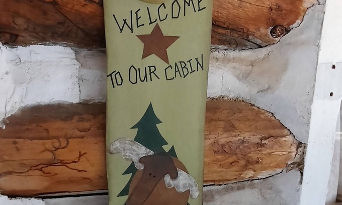 Saddlestring Cabin | Cozy cabin in peaceful Story, WY