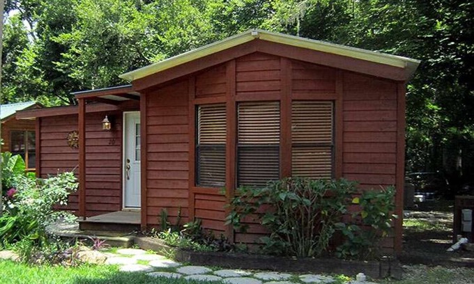 Inverness Cabin | Cozy Cabin in riverfront resort