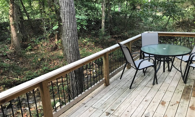 Bruno Cabin | Cozy cabin in secluded forest with deck on creek. Full kitchen. 900 square feet.