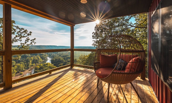Jerome Cabin | Cozy Cabin In The Sky, with direct access to public hunting, fishing access.
