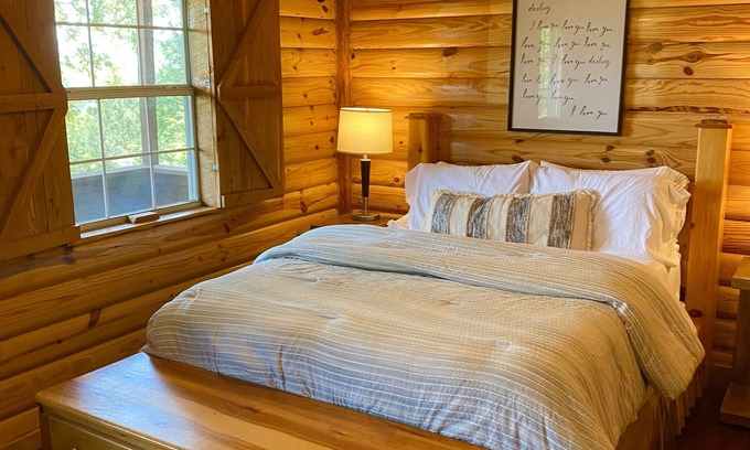 Mena Cabin | Cozy Cabin, Jacuzzi Tub, Kitchenette, Mountain View, ATV access to trails
