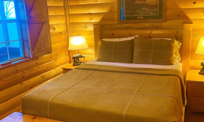 Mena Cabin | Cozy Cabin Lures from all Anglers