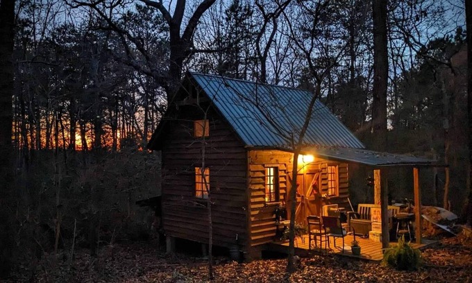 Central Cabin | Cozy cabin near Clemson, Duke Energy and Lakes Hartwell and Keowee