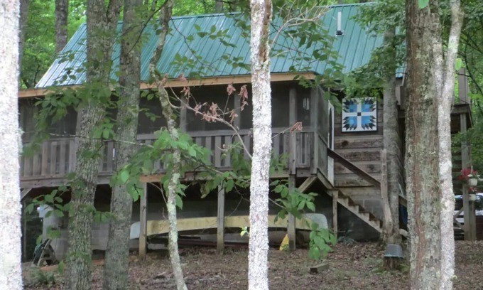 Robbinsville Cabin | Cozy Cabin near Fontana Lake