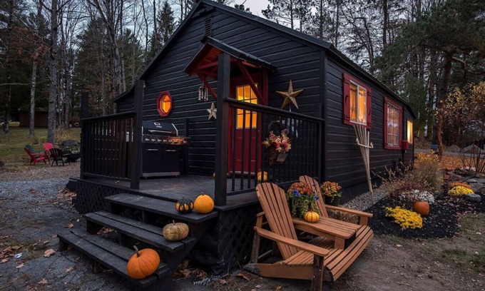 Remsen Cabin | Cozy Cabin Near kayuta Lake-The Black Bear