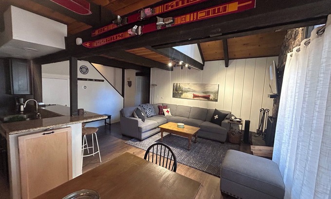 Big Bear Lake House | Cozy cabin nestled at the base of Snow Summit