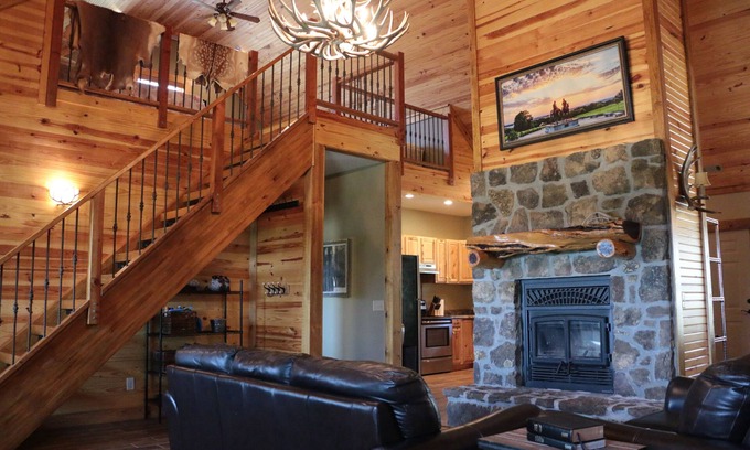 Huntsville Cabin | Cozy cabin nestled in the Ozarks with beautiful views from the front porch.