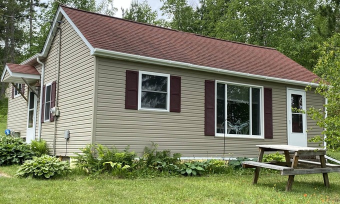 Babbitt Cabin | Cozy Cabin on Bear Island Lake