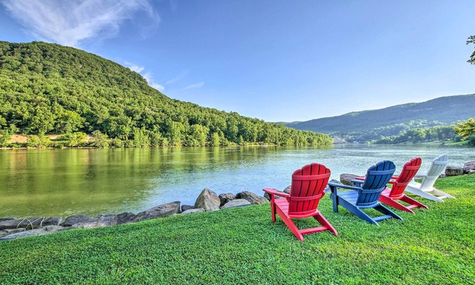 Chattanooga Cabin | Cozy Cabin on Tenn River - 10 Mi to Chattanooga!
