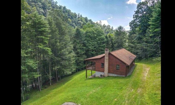 McDowell Cabin | Cozy Cabin Retreat on the Bullpasture River!