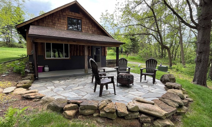 Strum Cabin | Cozy Cabin Retreat
