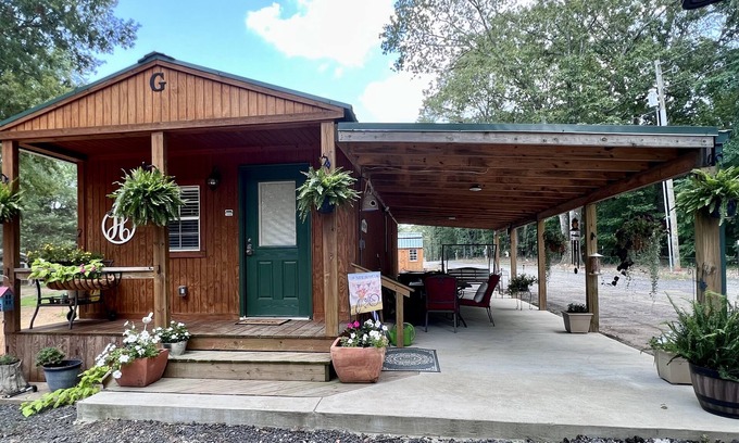 Jacksonville Cabin | Cozy Cabin