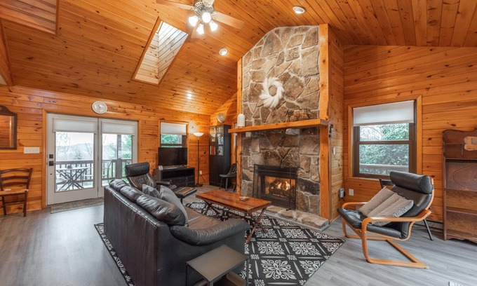 McHenry House | Cozy Cabin w/Fireplaces, Sauna & Firepit