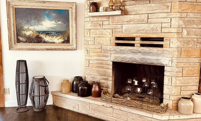 Harbert Cabin | Cozy Cabin W/HOT TUB by Lake MI in Sawyer