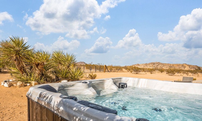 Landers Cabin | Cozy Cabin w/Hot Tub, Stargazing, Movie Theatre, Private & Secluded 2.5 Acres