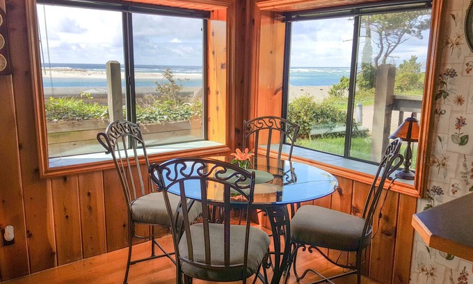 Netarts House | Cozy Cabin with beautiful Bay View