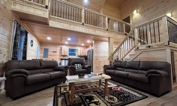 Rockwood Cabin | Cozy cabin with direct snowmobile and atv trail access!