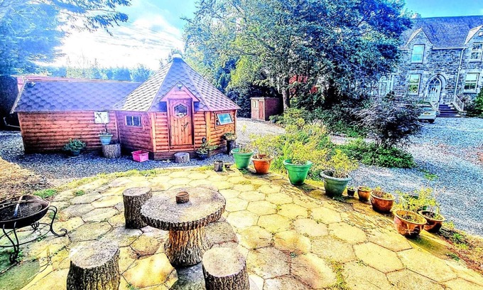 Pentre Berw Cabin | Cozy Cabin with Hot Tub Retreat in Anglesey