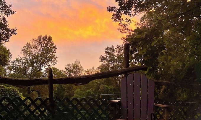Bryson City Cabin | Cozy Cabin with Hot Tub in Tranquil Bryson City