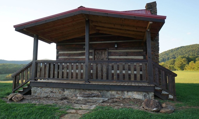 Purlear Cabin | Cozy cabin with modern day amenities and views of the Blue Ridge Mountains.