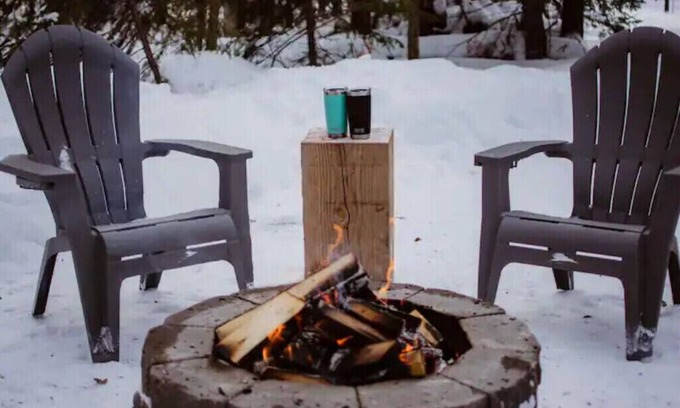 Lac du Bonnet Cabin | Cozy cabin with outdoor hot-tub