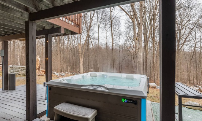 Glasser Cabin | Cozy Cabin with Hot Tub, Private Lake & Game Room