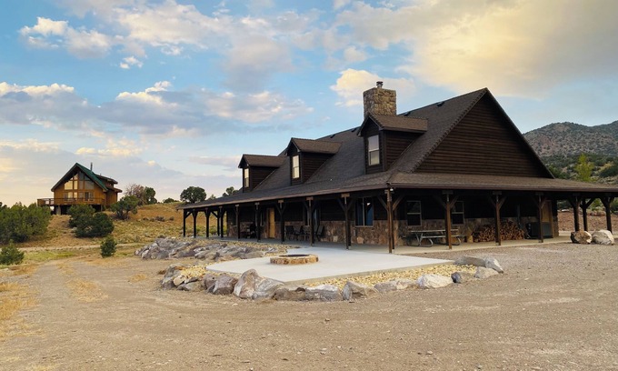 Piute County Cabin | Cozy Cabin with wrap around porch