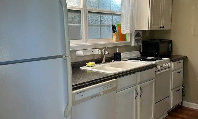 Lake Charles Cottage | Cozy Cajun cottage