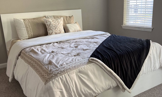 Buford Highway Apartment | Cozy Calm & Modern Apartment In The Heart of Buckhead, Atlanta