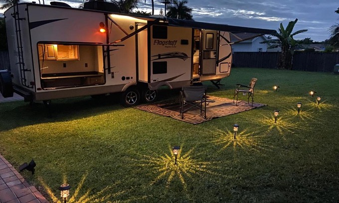 Ludlam Other | Cozy Camper - Free Parking