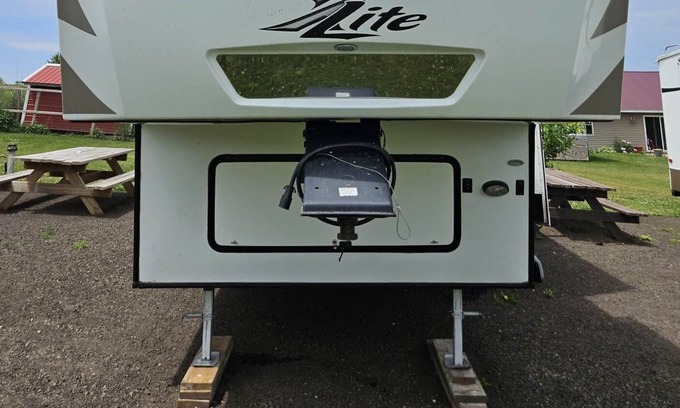 Whitehall RV Rental | Cozy Camper in the country!