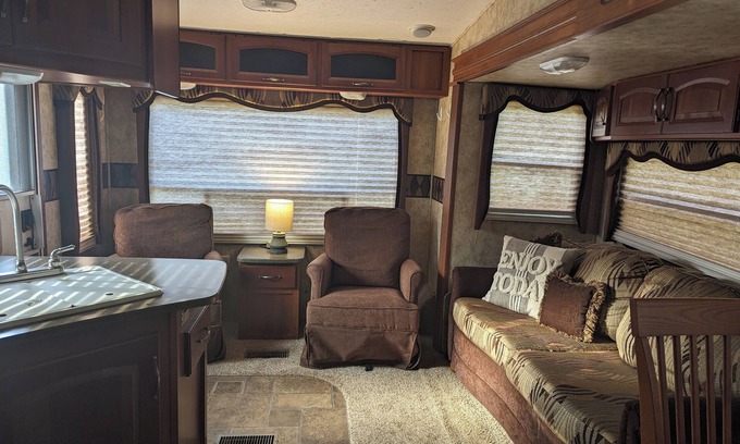 Paris RV Rental | Cozy camper w/fire pit, only 17 min from KY Lake!