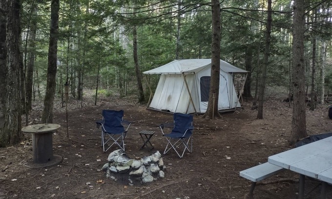 North Yarmouth RV Rental | Cozy campground in serene North Yarmouth with WiFi