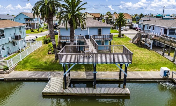 Jamaica Beach House | Cozy Canal Home 4 Min Dr to Beach + Outdoor Space