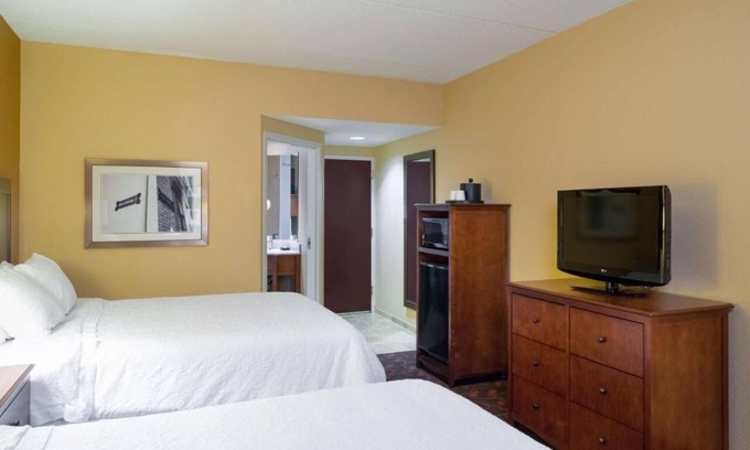 Carlisle House | Cozy Carlisle Room with Free Breakfast – Short Drive to Roundtop Ski Resort