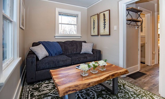 Greeley House | Cozy Carriage House | Walk to UNC | + Free Bikes
