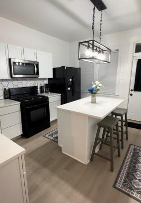 Chicago Apartment | Cozy Casa by OHare Airport