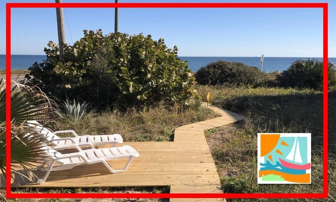 Flagler Beach Apartment | Cozy Casas de la Playa Bajos - Downstairs - with great view of the ocean!