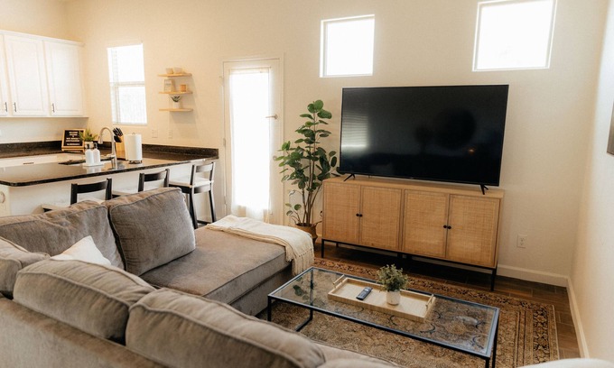 Cortina House | Cozy Casita tucked away at the end of a quiet cul-de-sac