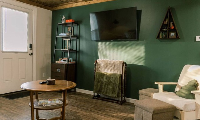 Mio House | Cozy Cass Cottage - 2 beds 1 bath