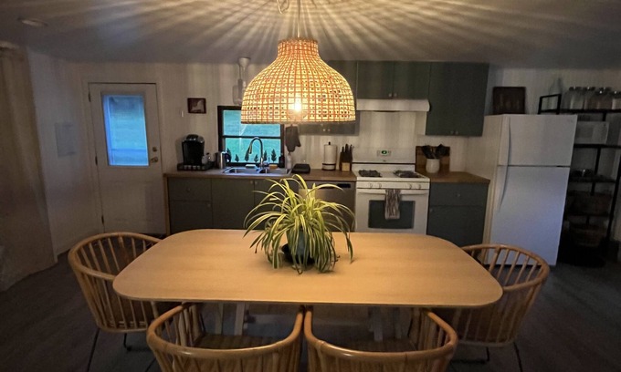 Saugerties Cabin | Cozy Catskills Cabin Pet-Friendly!