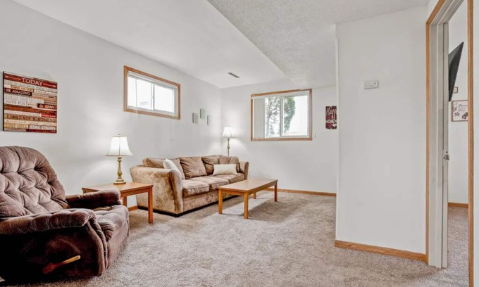 Southwest Area Apartment | Cozy Cedar Rapids Getaway - Mother in Law Suite