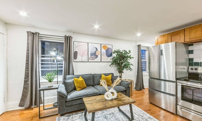 Center City West Apartment | Cozy Center City 1BR apartment w/Patio!