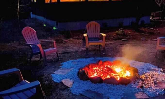 Kimball Lake Shores Cabin | Cozy Chalet, Hot Tub, <30min to N. Conway, Pets ok