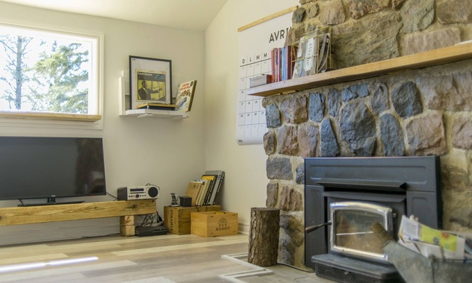 Arundel Ski Chalet | Cozy chalet on the hill in cross-country skiing paradise