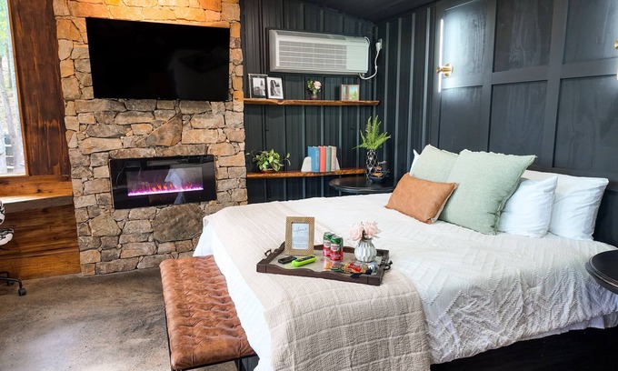 Fort Mc Clellan Ski Chalet | Cozy chalet overlooking our horses and cattle!