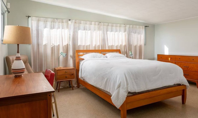 Bloomington House | Cozy Charm: Discover This 2-Bedroom Estate in Bloomington with Modern Comforts