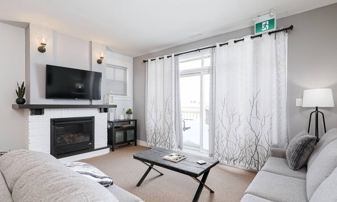 The Blue Mountains Condo | Cozy & Charming Retreat at Blue Mountain
