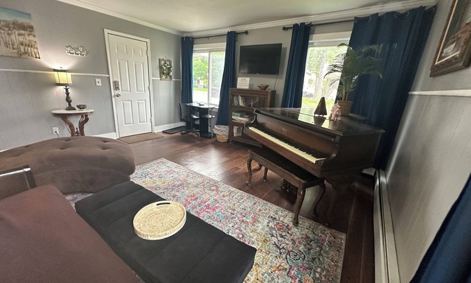 Rockwood Condo | Cozy, Charming Riverfront Retreat #1